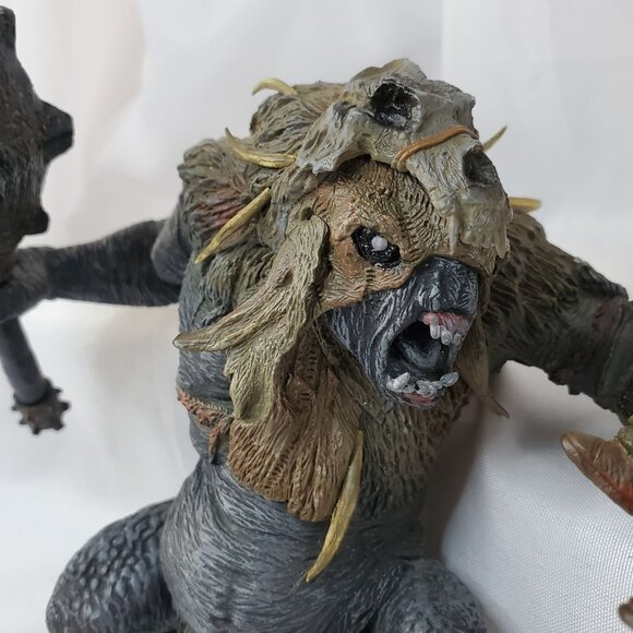 Lord of the Rings War in the North Snow Troll Figure 6" Statue 2010 LOTR - Picture 2 of 10